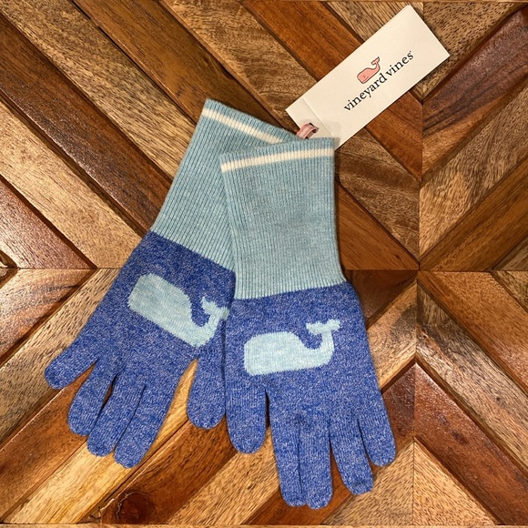 Kids vineyard vines gloves size medium/large - Picture 2 of 5
